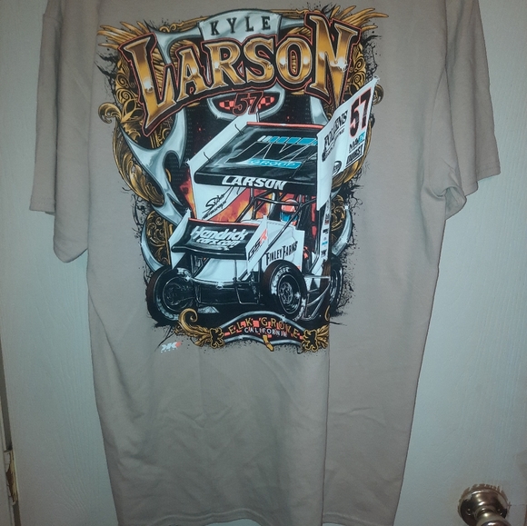 Kyle Larson Dirt Sprint Car T-shirt Size Large #57 Finley Farms Elk Grove CA - Picture 6 of 6